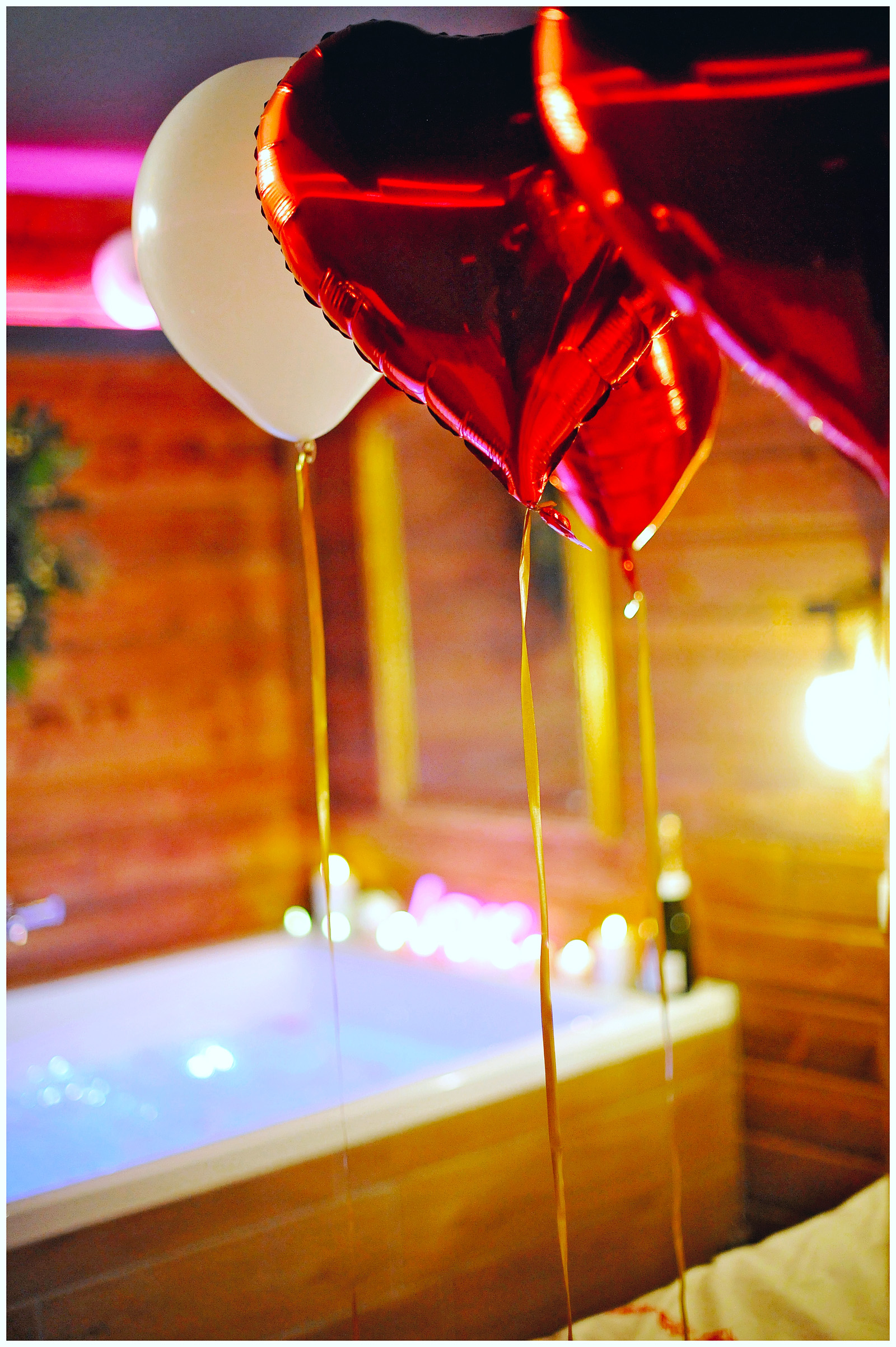 Blossom Interiors - Décoration d'intérieur logement locatif - airbnb - booking - love room - logement atypique et à thème - location saisonnière - location - colocation - rénovation - investissement immobilier - réservez votre nuit en amoureux dans un logement atypique haut de gamme immobilier