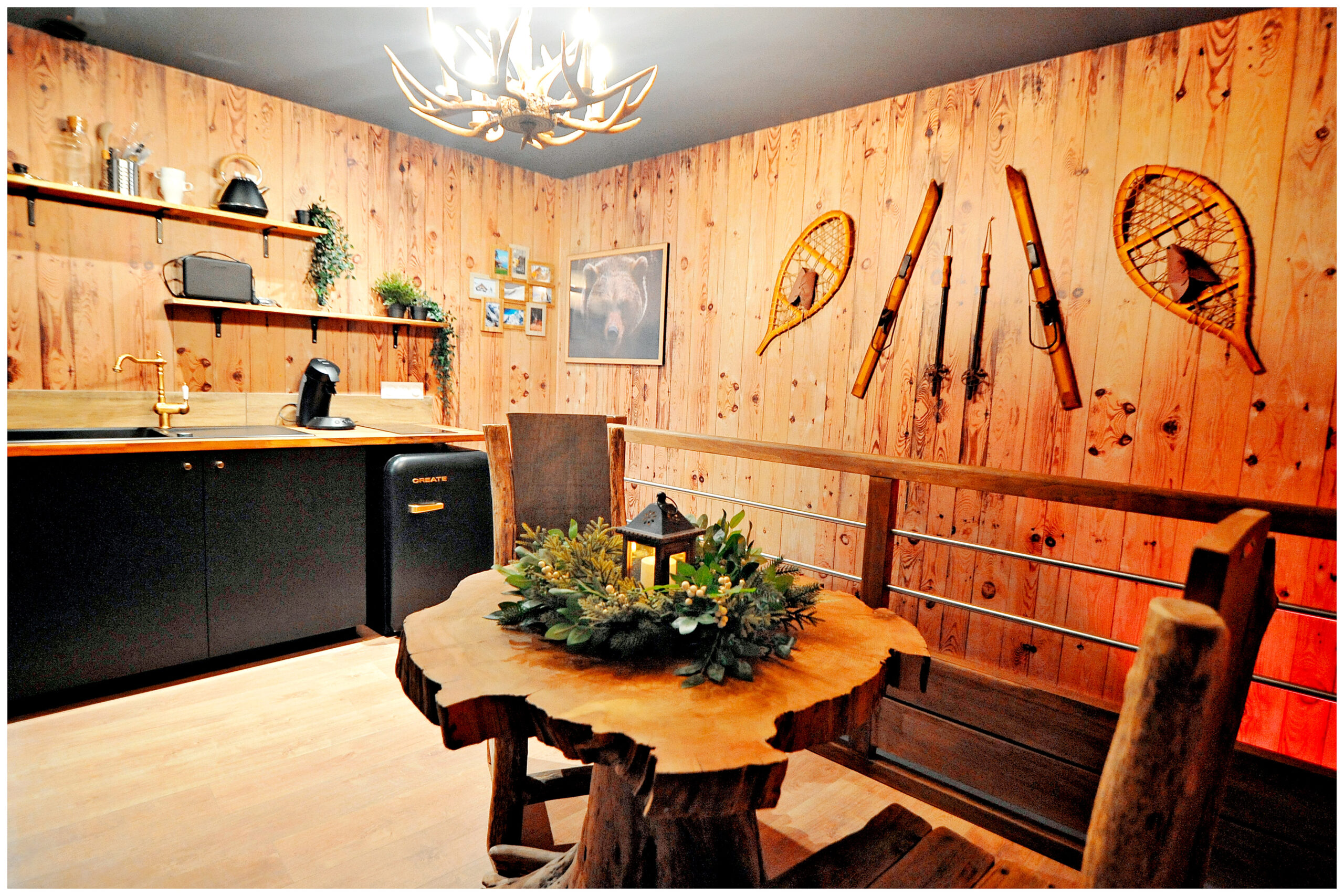 Blossom Interiors - Décoration d'intérieur logement locatif - airbnb - booking - love room - logement atypique et à thème - location saisonnière - location - colocation - rénovation - investissement immobilier - réservez votre nuit en amoureux dans un logement atypique haut de gamme immobilier