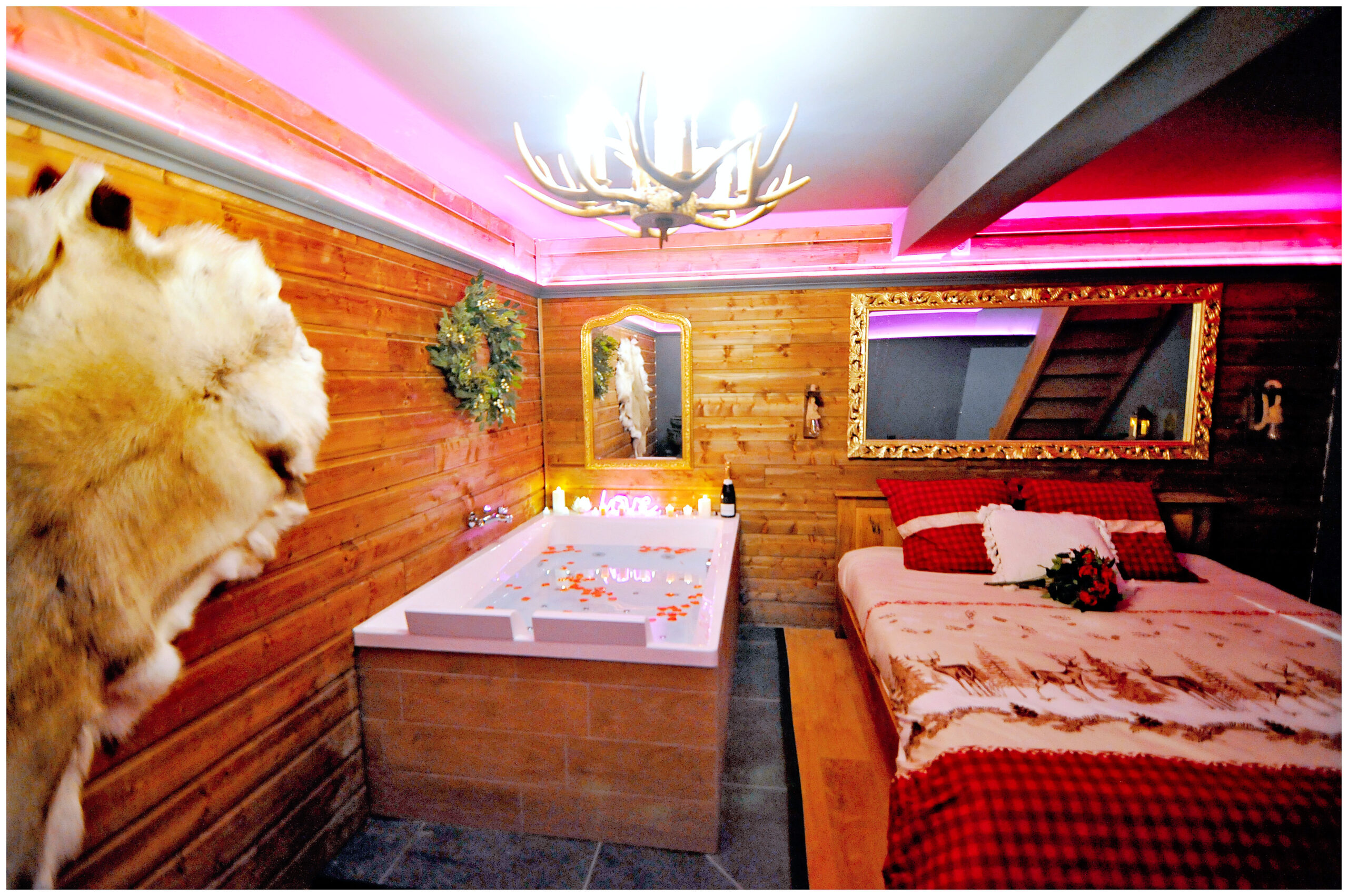 Blossom Interiors - Décoration d'intérieur logement locatif - airbnb - booking - love room - logement atypique et à thème - location saisonnière - location - colocation - rénovation - investissement immobilier - réservez votre nuit en amoureux dans un logement atypique haut de gamme