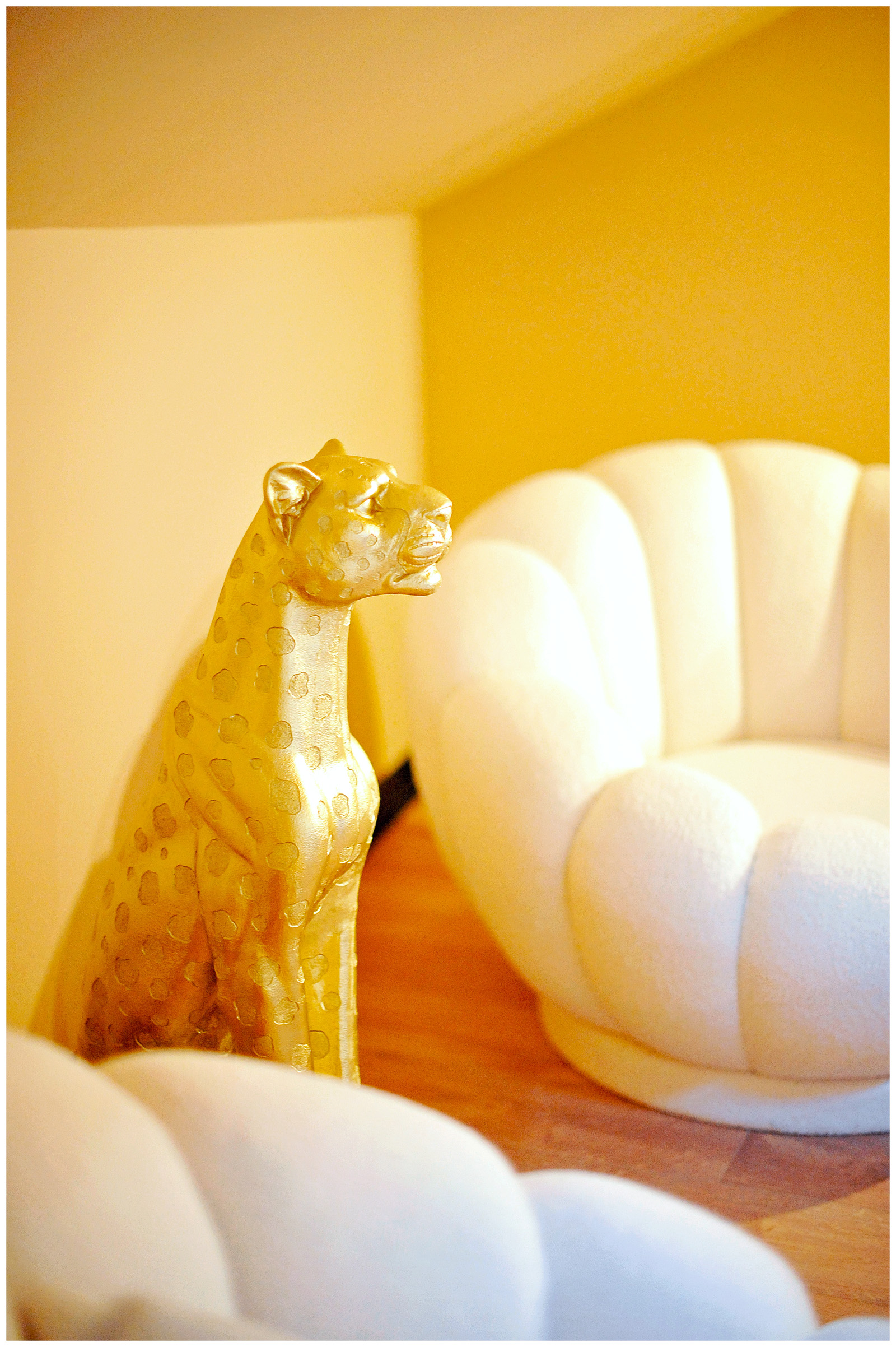 Blossom Interiors - Décoration d'intérieur logement locatif - airbnb - booking - love room - logement atypique et à thème - location saisonnière - location - colocation - rénovation - investissement immobilier - réservez votre nuit en amoureux dans un logement atypique haut de gamme immobilier